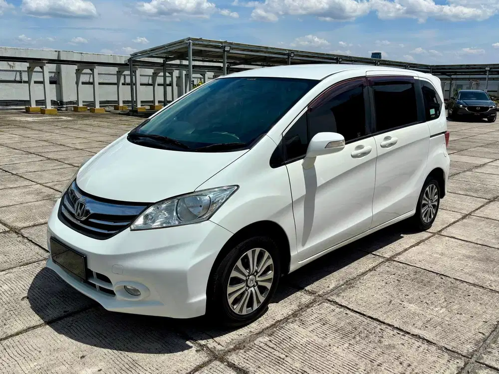 [LOW KM] HONDA FREED PSD 2013 PUTIH ISTIMEWA TT 2014 AT