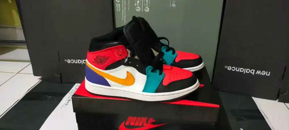 Air Jordan 1 Mid Multi-Color