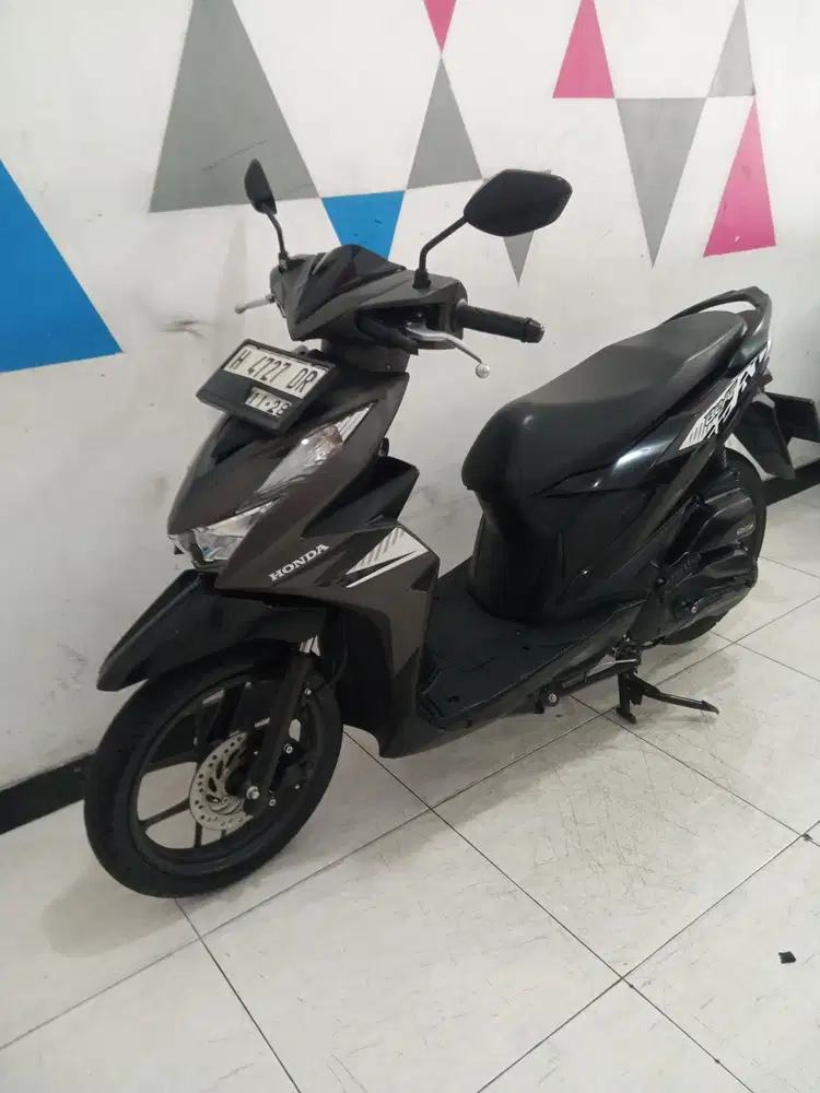 Honda Beat 2023 hitam coklat