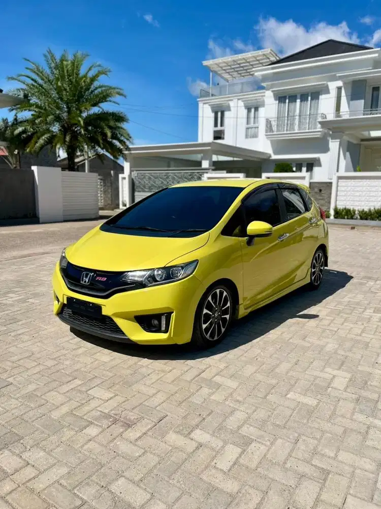 Honda Jazz RS 1.5 AT