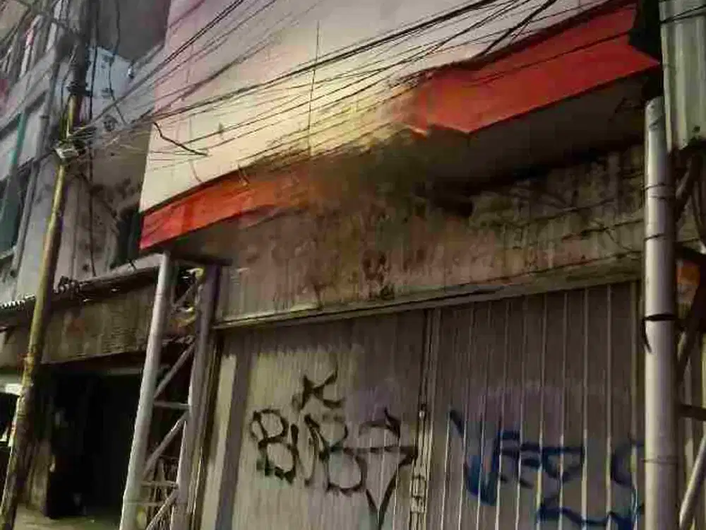 Ruko Roxy Harga Bu lokasi sangat amat ramai dan usaha apa aja pasti ramai