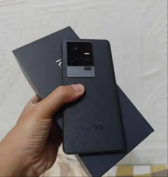 Iqoo 11 16/256 Fullset Original