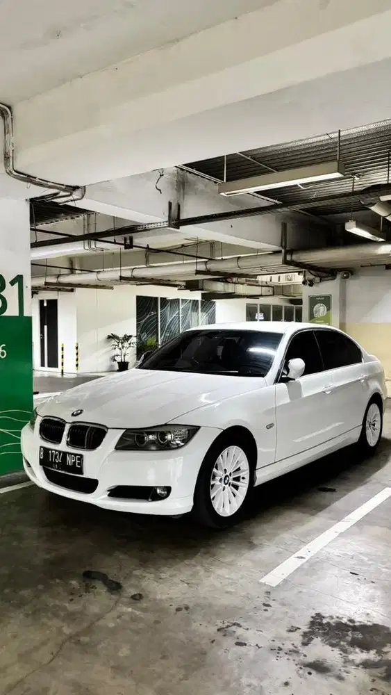 BMW E90 320i 2010