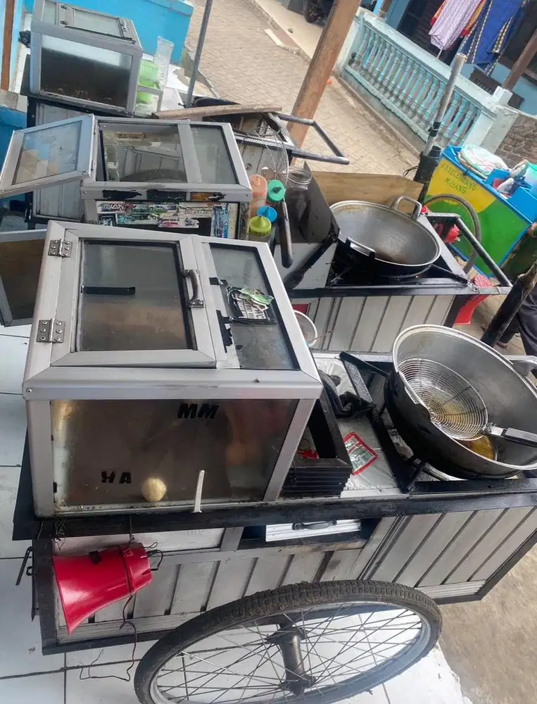 Di butuhkan segera karyawan untuk berjualan tahu bulat keliling