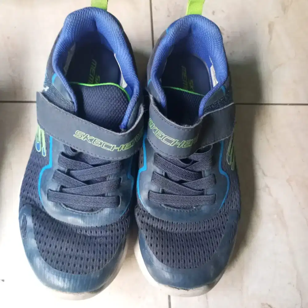 PRELOVED SEPATU SKECHERS