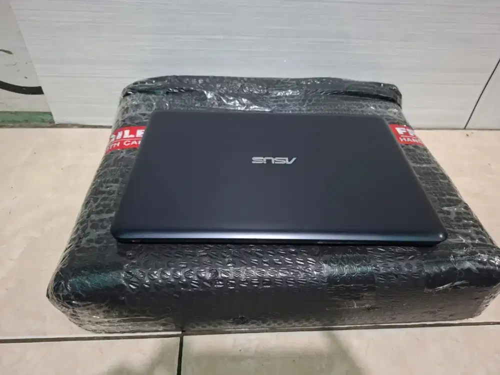 LAPTOP ASUS E402W AMD E2-6010 RAM 4GB HDD 500GB