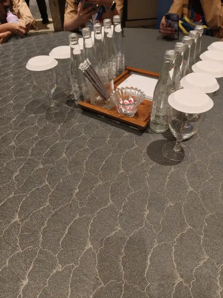 Meja untuk Pertemuan -HSC2025