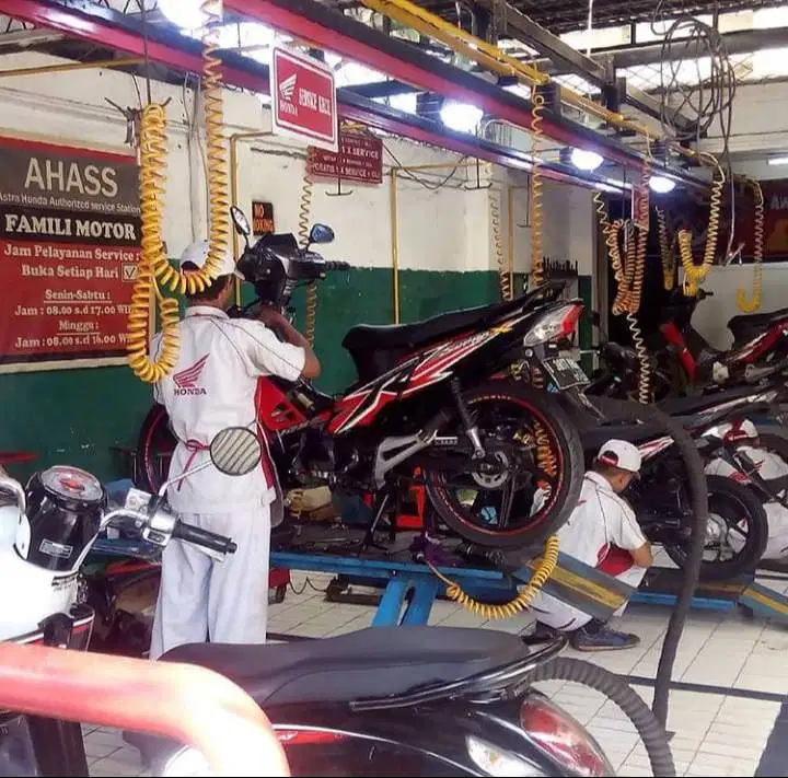 Dicari Mekanik Motor Honda Berpengalaman