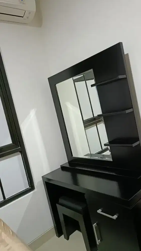 Meja rias mewah bagus