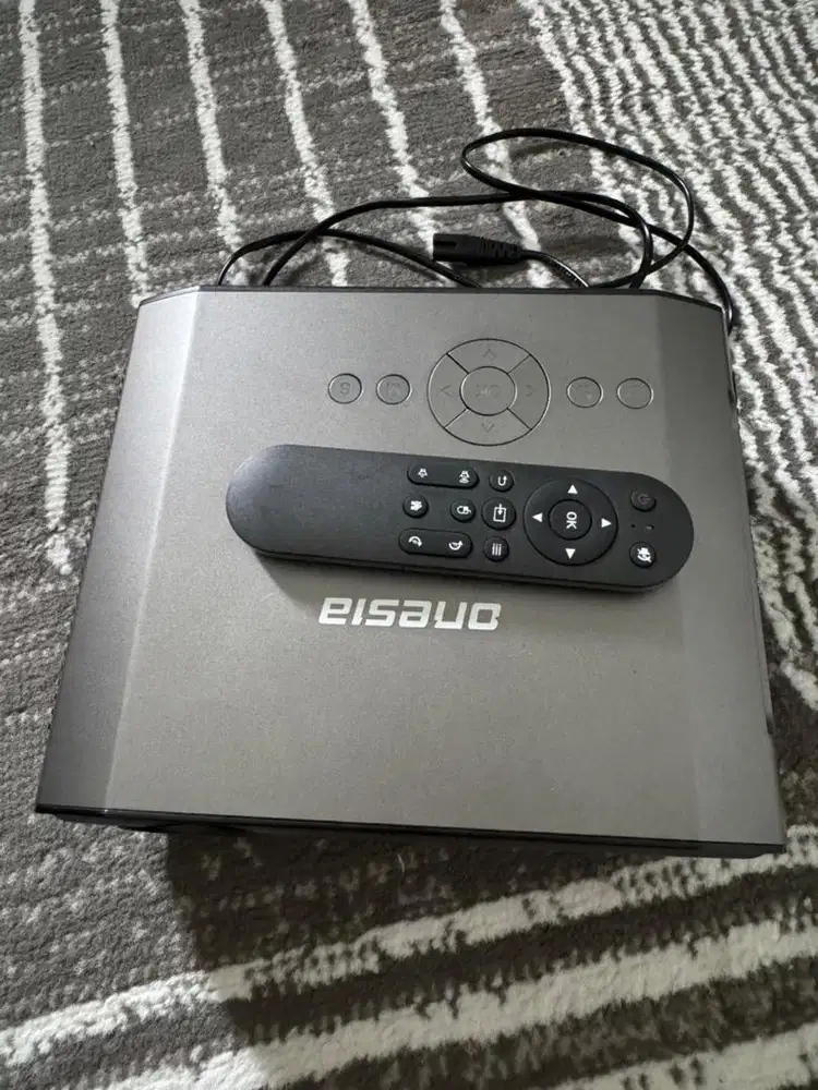 Lcd projector Lumens 6200 (Onesia Loka Projector X49)