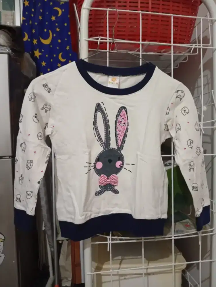 Di jual baju anak. Bhn  bagus