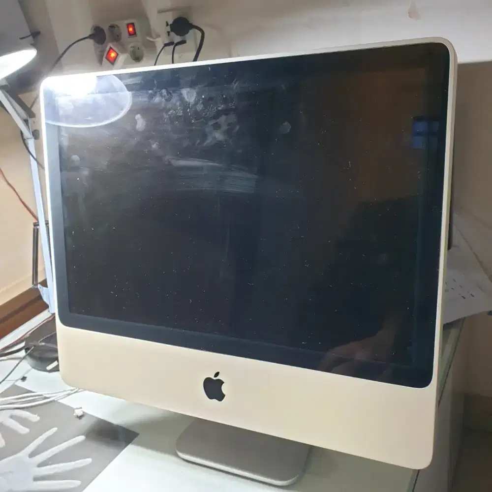 Apple iMac 21 inch early 2008 special custom minus garis halus dilayar