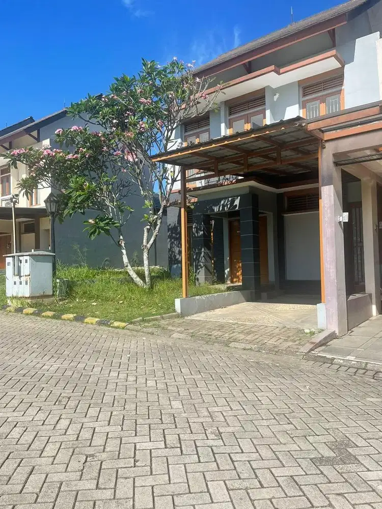 Disewakan Rumah 2lt di Bogor Raya Golf Estate