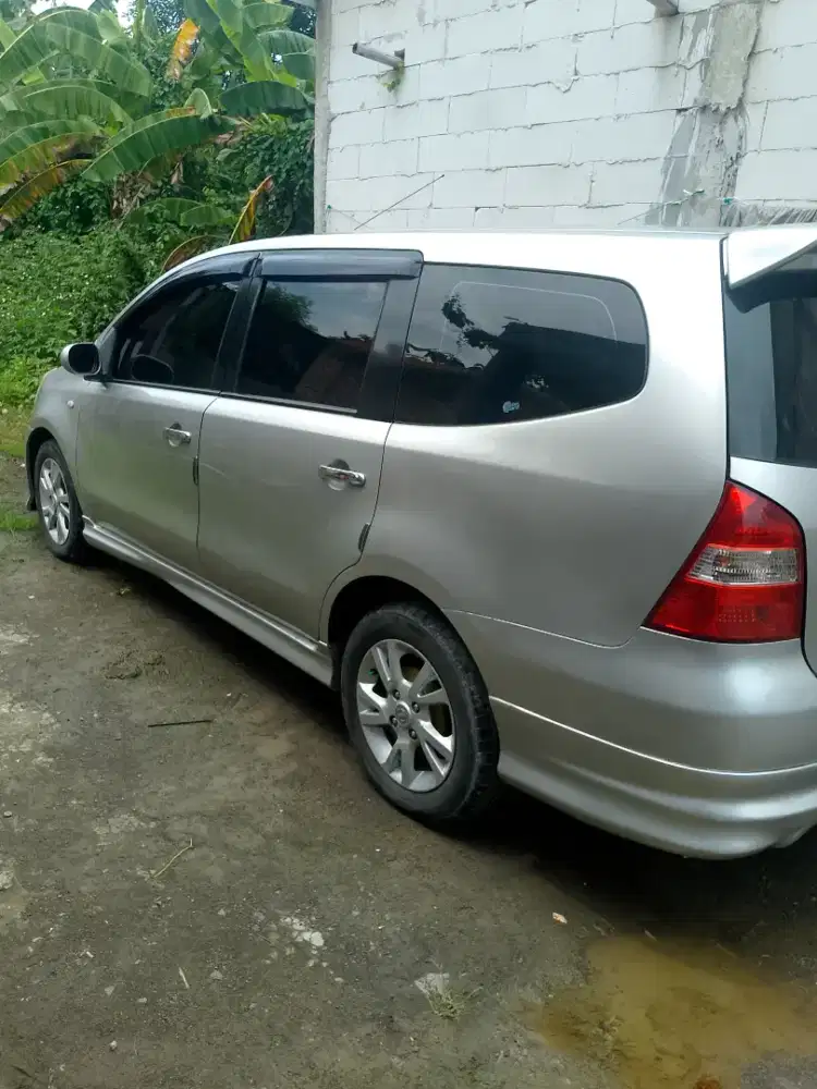 Nissan grand livina jual nego halus