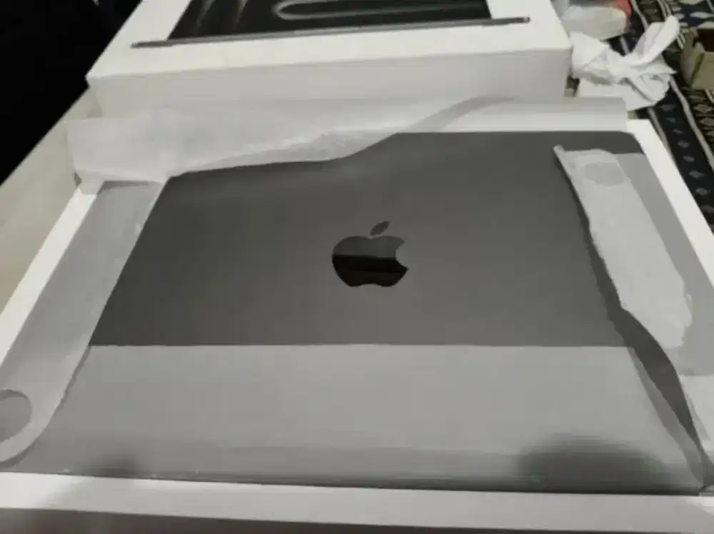 laptop macbook air kondisi baik dan fullset