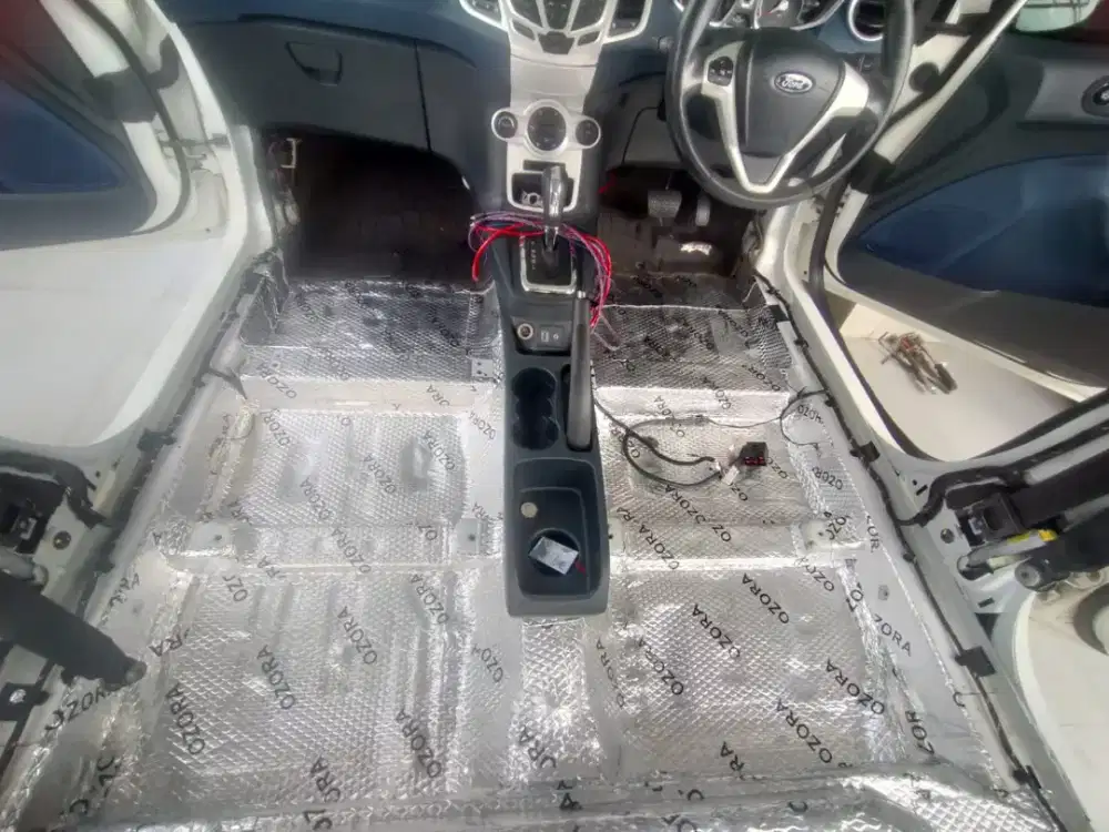 Peredam mobil anti bising dan panas