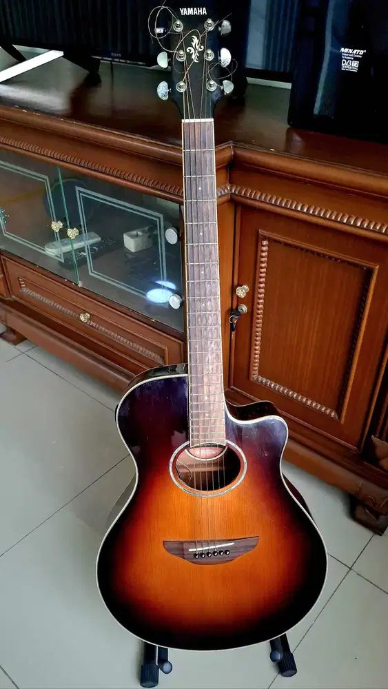 Gitar Yamaha APX 600 bekas (second)