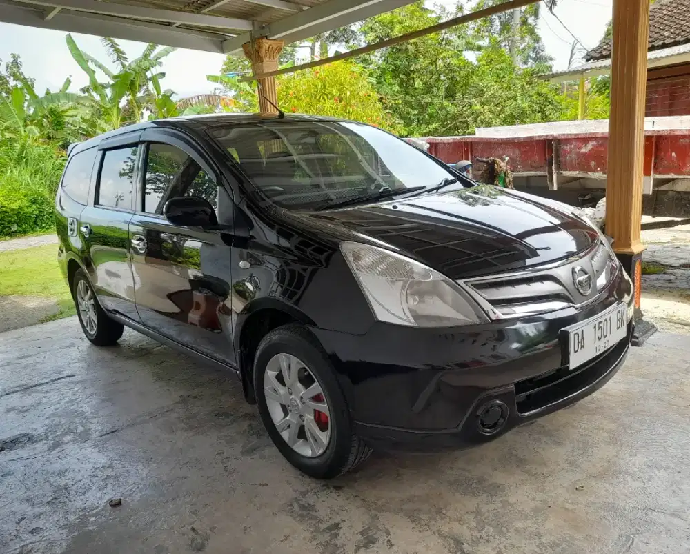 2012 nissan grand livina