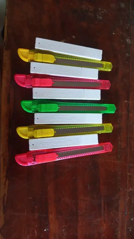 CUTTER + ISI / MATA PISAU CADANGAN