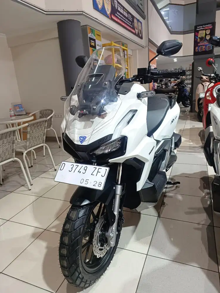 HONDA ADV 160 CBS 2023 - SRI SANJAYA MOTOR