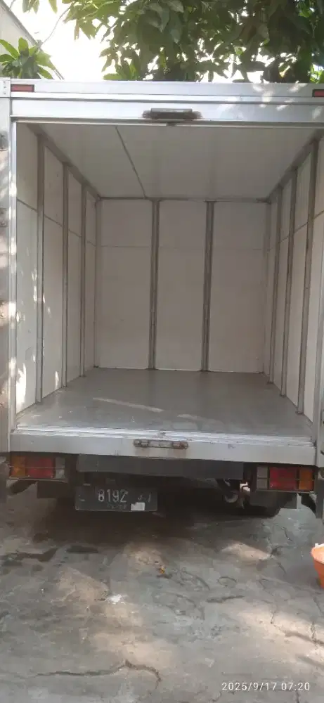 Dijual murah Isuzu traga box jombo tinggi 11 tumpuk umum 8 tumpuk