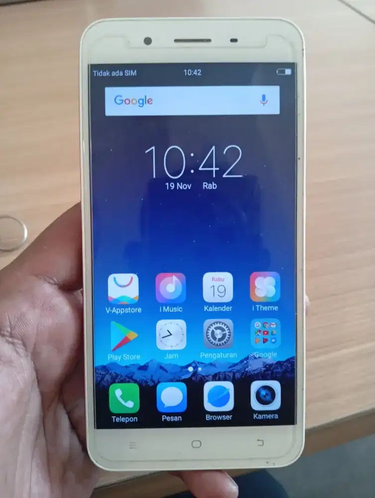 Sale Vivo y66 gold ram 4/64 hp,kabel cas mulus normal batre awet