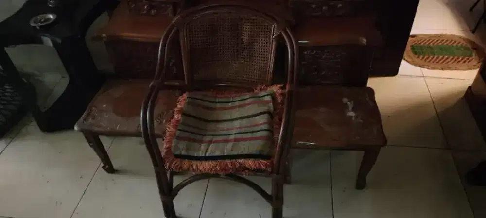 1 Kursi Rotan + 2 Meja Jati Kembar