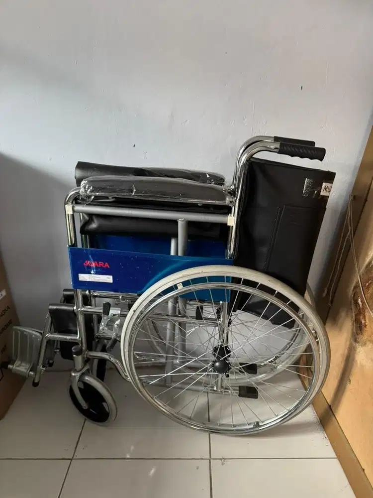 Kursi Roda Seperti Baru