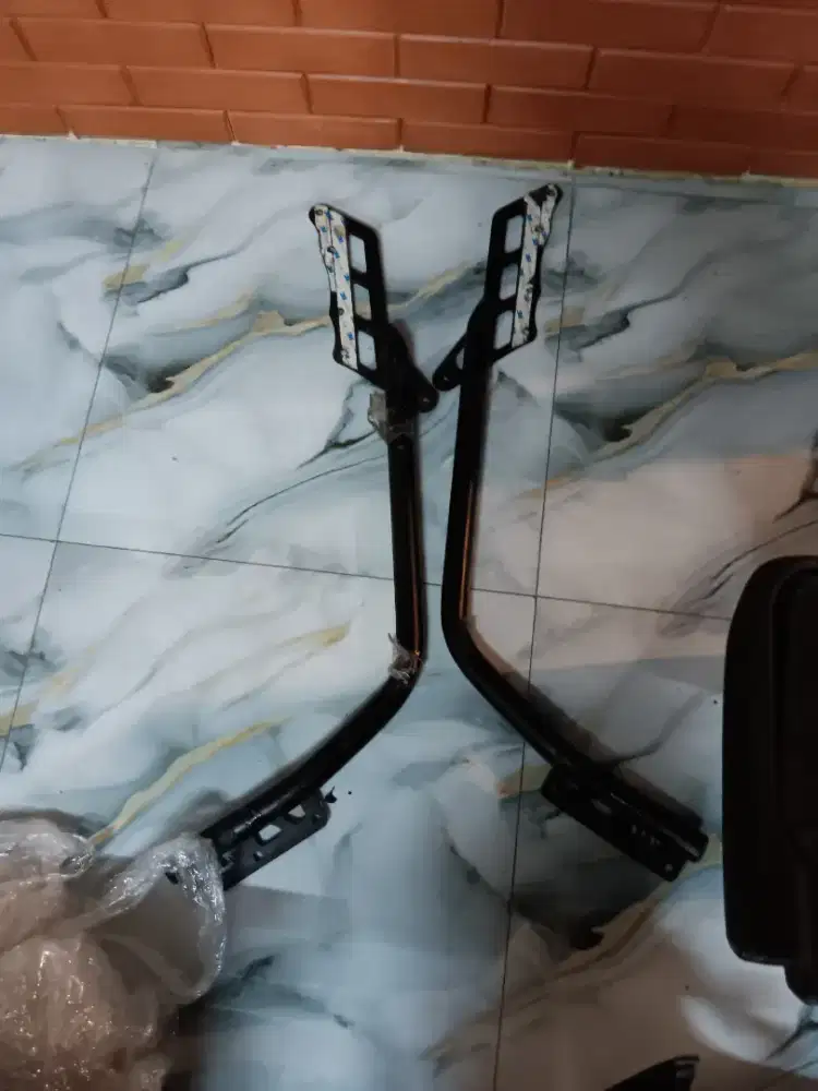 Bracket bekas rubicon