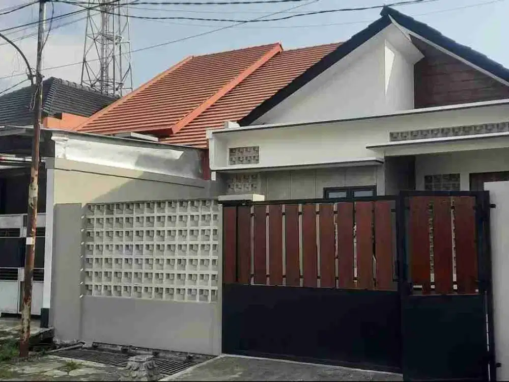 RUMAH CANTIK DI CANDI PENATARAN UTARA KALIPANCUR NGALIYAN SEMARANG