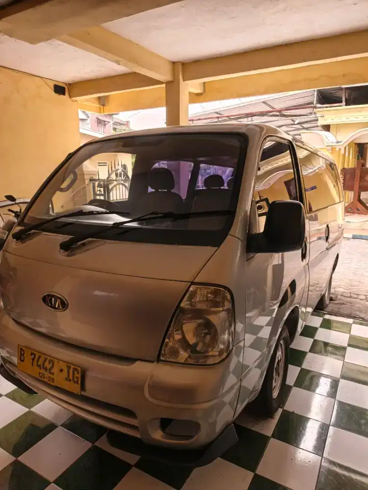 Kia Travello body model Long