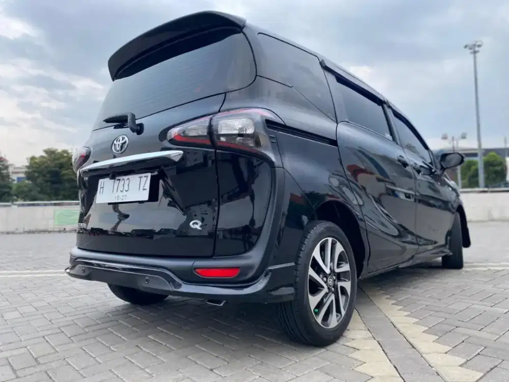 Sienta Q CVT Hitam Orisinil