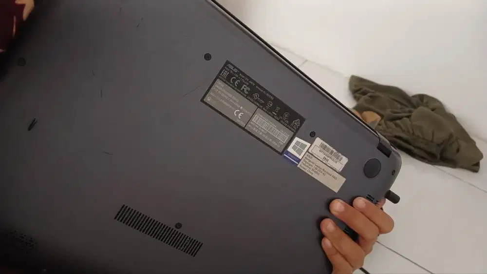 DIJUAL LAPTOP ASUS VIVOBOOK14 TYPE A407M SSD SUDAH TERPASANG