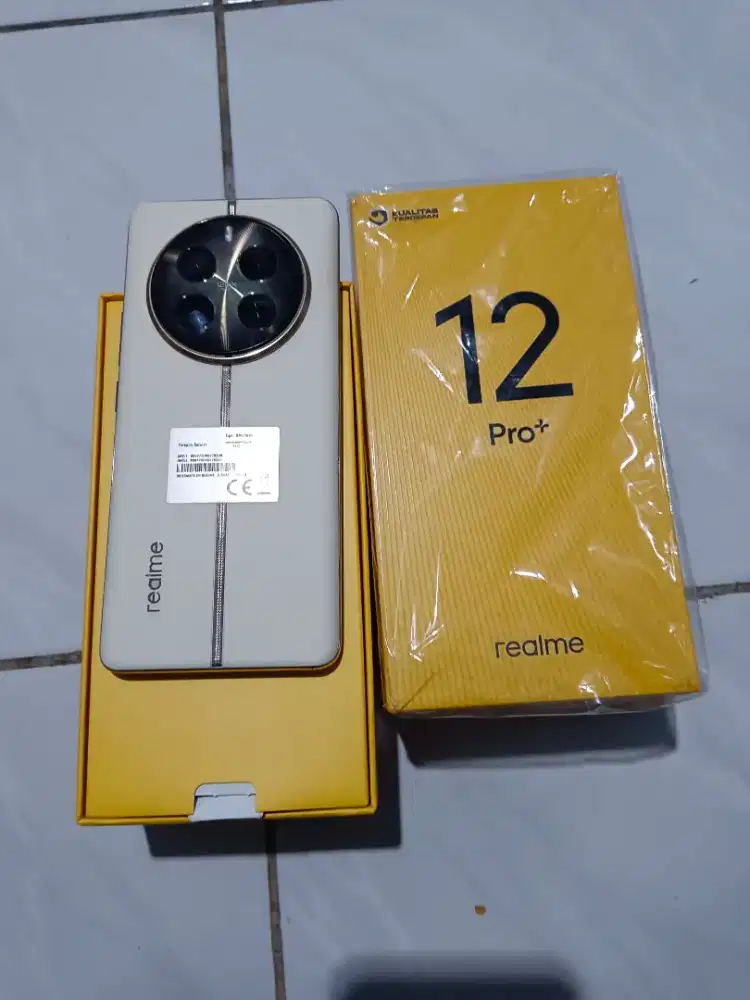 Realme 12 pro+ ram 8/256 gb second hp dus