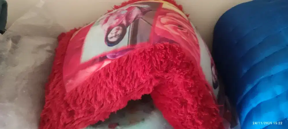 Bantal beludru masih bagus bersih