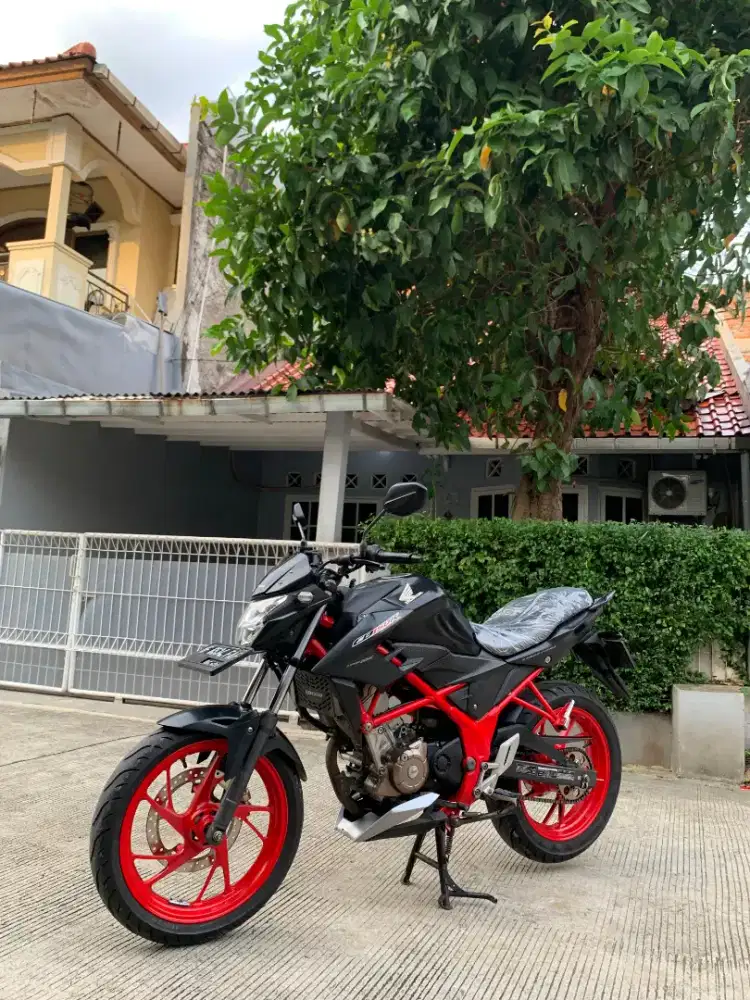HONDA CB 150 R STREET FIRE 2016 ISTIMEWA