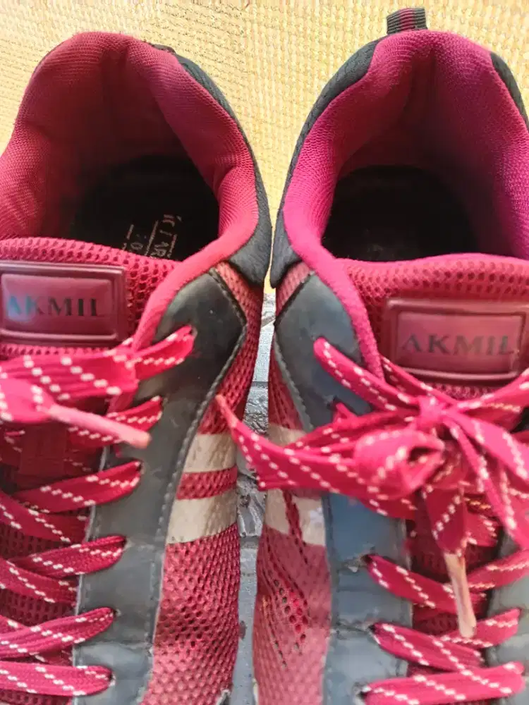 Sepatu Sport AKMIL (Resmi)