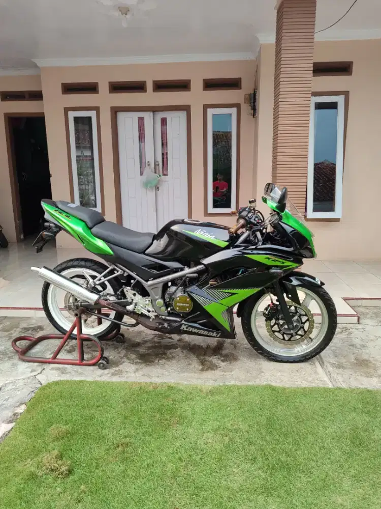 Kawasaki ninja rr new 2014 hijau plat G Bumiayu(Brebes)