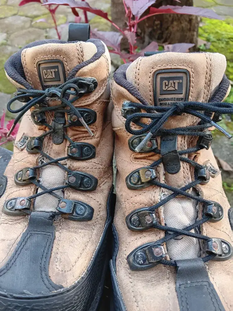 Sepatu Outdoor-Safety Boots Pria-Proyek-Adventure