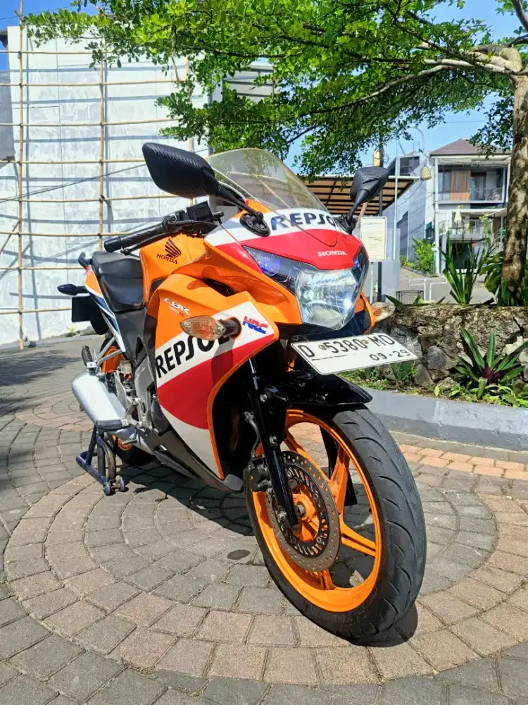 CBR 150 R CBU Repsol Orian Low KM Mulus Terawat