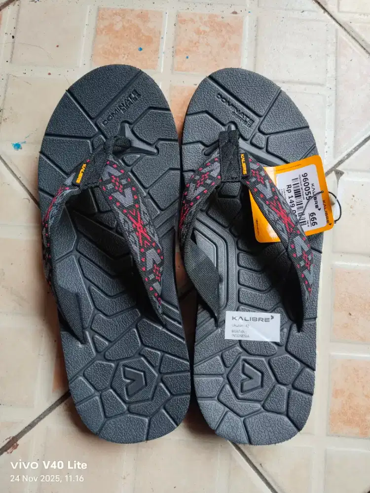 Sandal Gunung Kalibre size 42