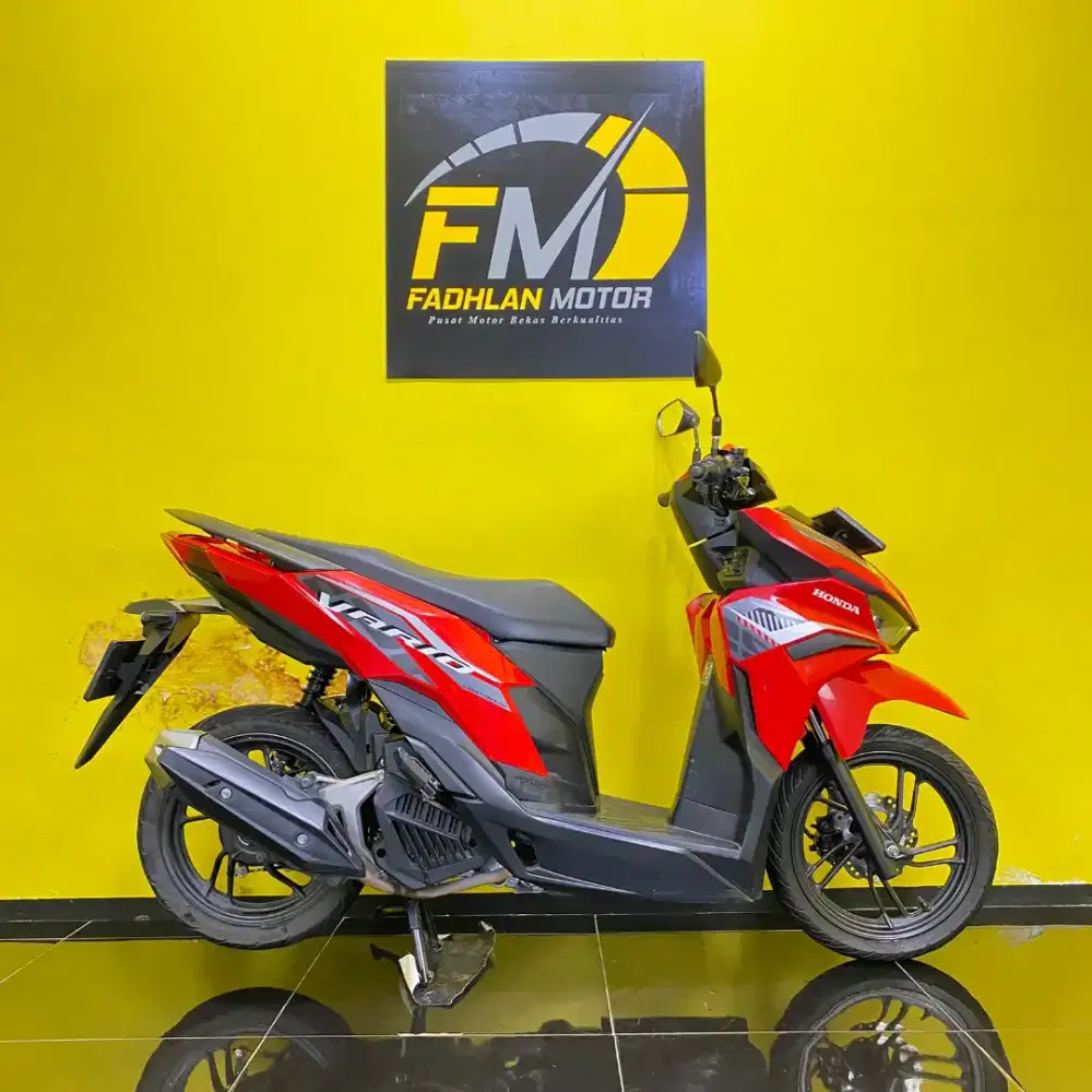 Honda Vario 125 2023 warna merah km low cash kredit DP ringan