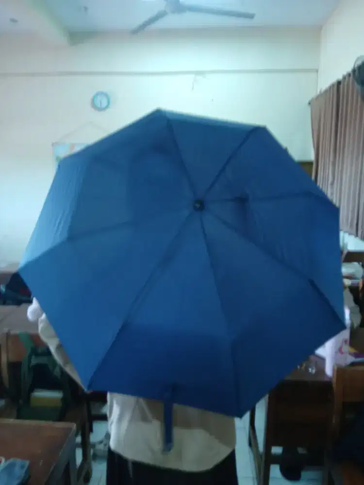 Payung Lipat Premium Warna Biru Solid – Tahan Air, Praktis, dan Elegan