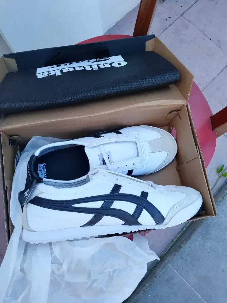 Sepatu casual Onitsuka Tiger