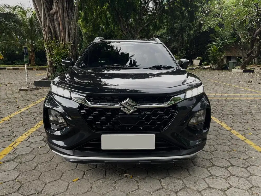 Suzuki Fronx SGX Hybrid 2025. Like New, Cash!