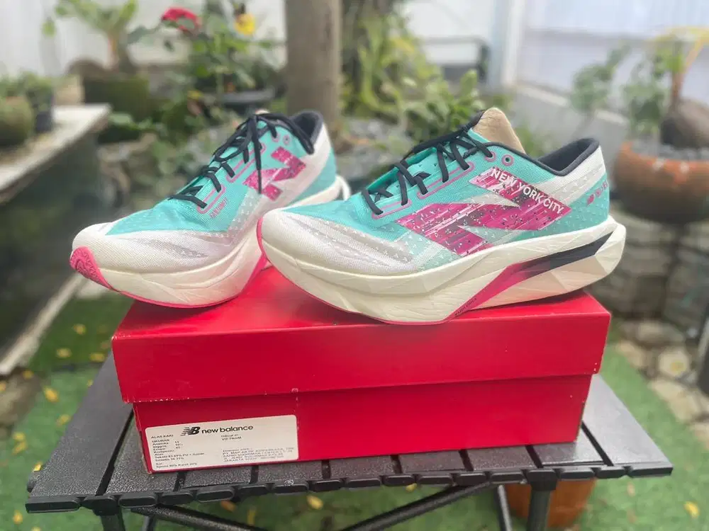 New Balance SC Elite V4 NYC Marathon.