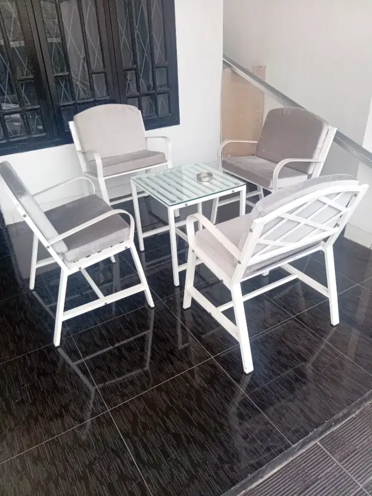 Kursi teras set 4 kursi