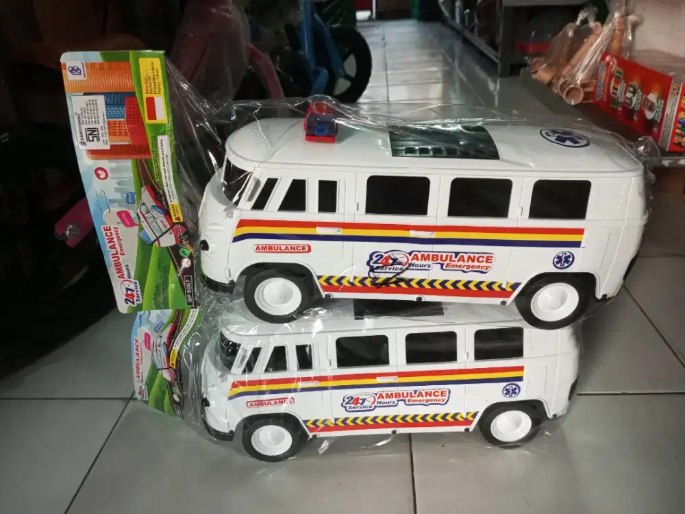 Mainan Anak Ambulan