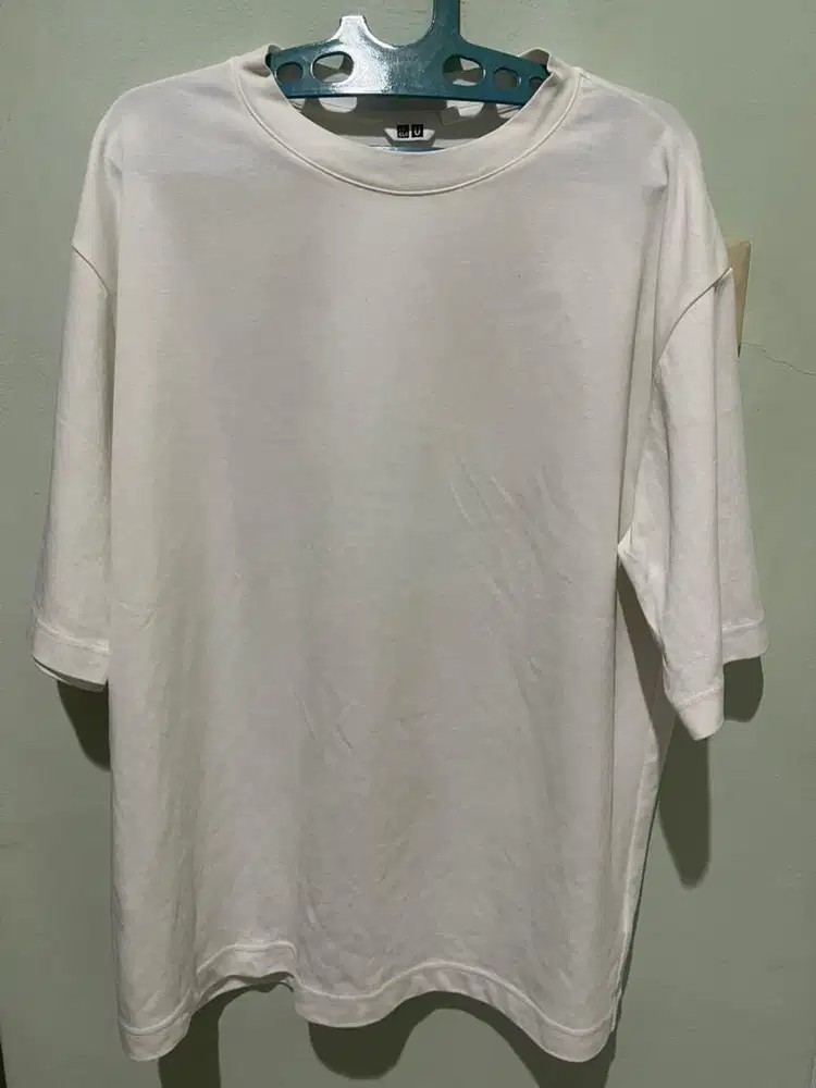 Uniqlo masih cakep y asli nya