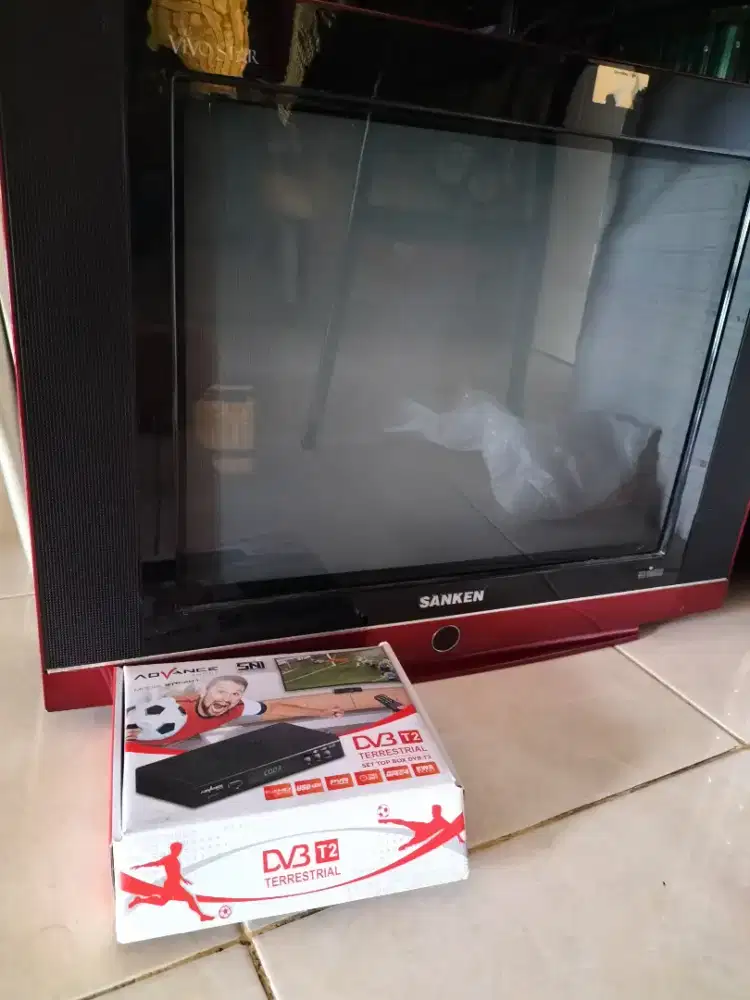 Tv 21 sanken bekas dan set top box  advance